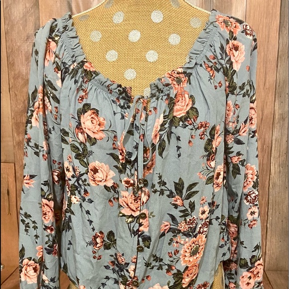 Jolt Blouse Size Medium Long Sleeve Ruffles New With Tags - Picture 1 of 7